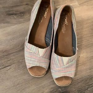 Toms wedges